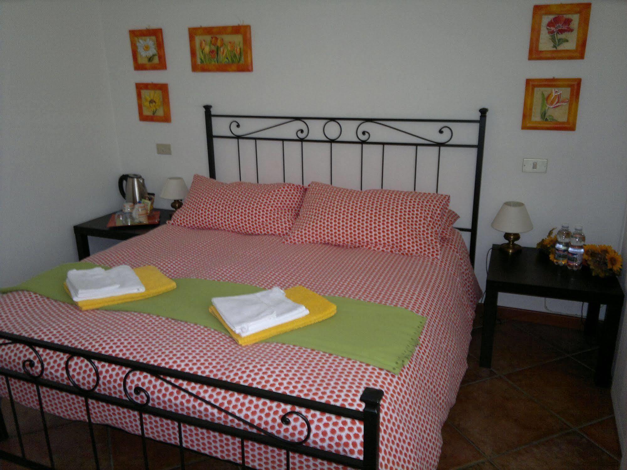 Lo Scoiattolo e la Noce Bed and Breakfast Stresa Esterno foto