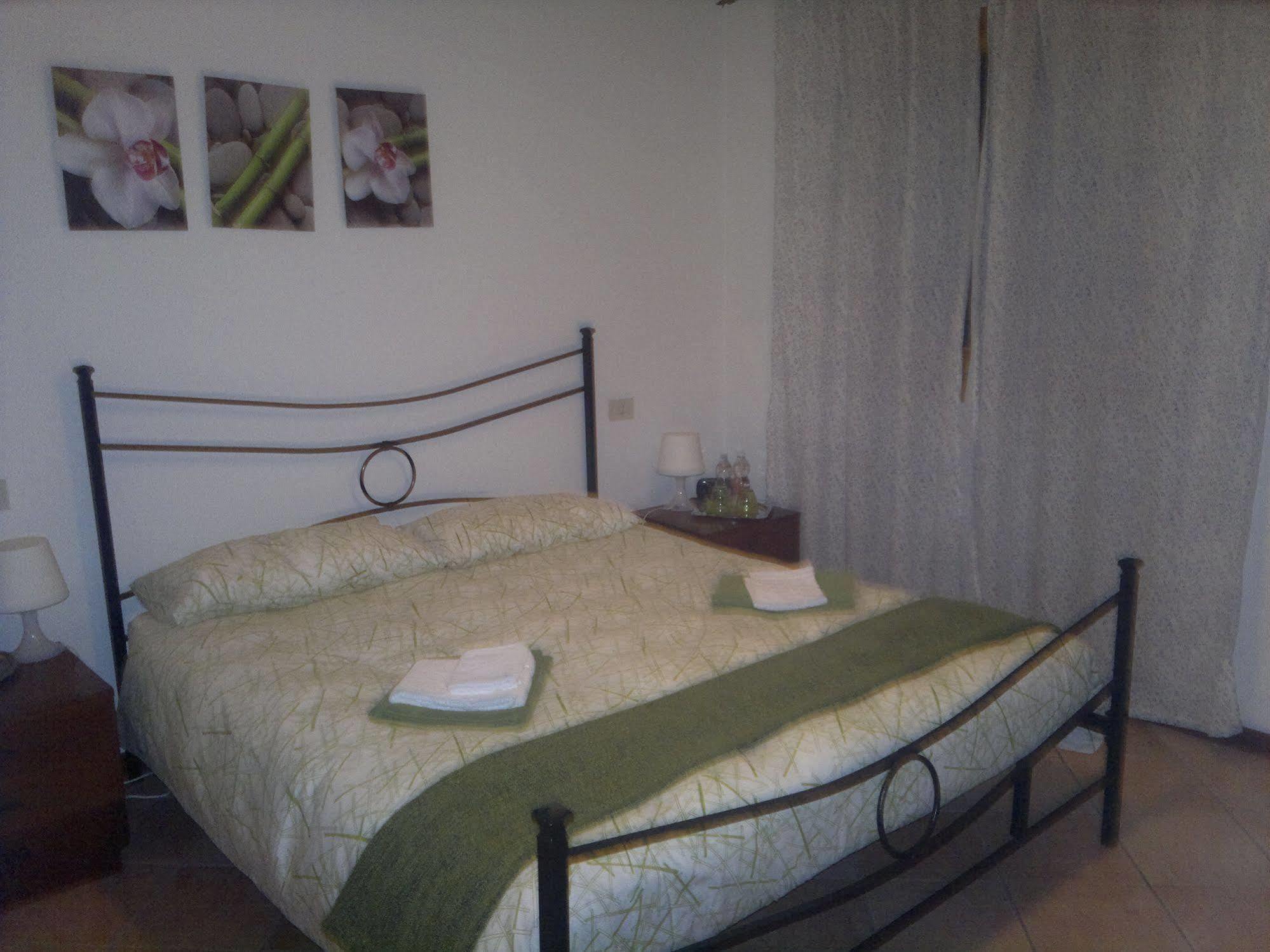 Lo Scoiattolo e la Noce Bed and Breakfast Stresa Esterno foto