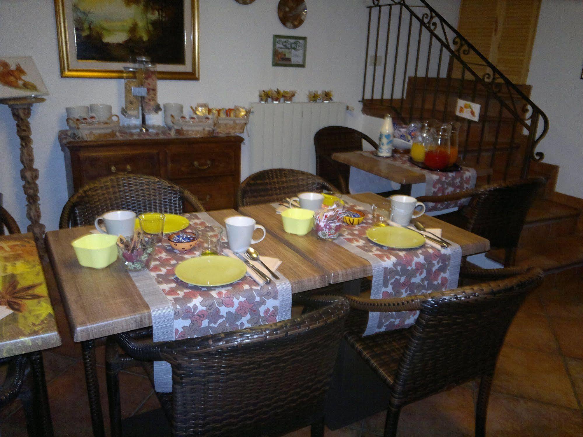 Lo Scoiattolo e la Noce Bed and Breakfast Stresa Esterno foto